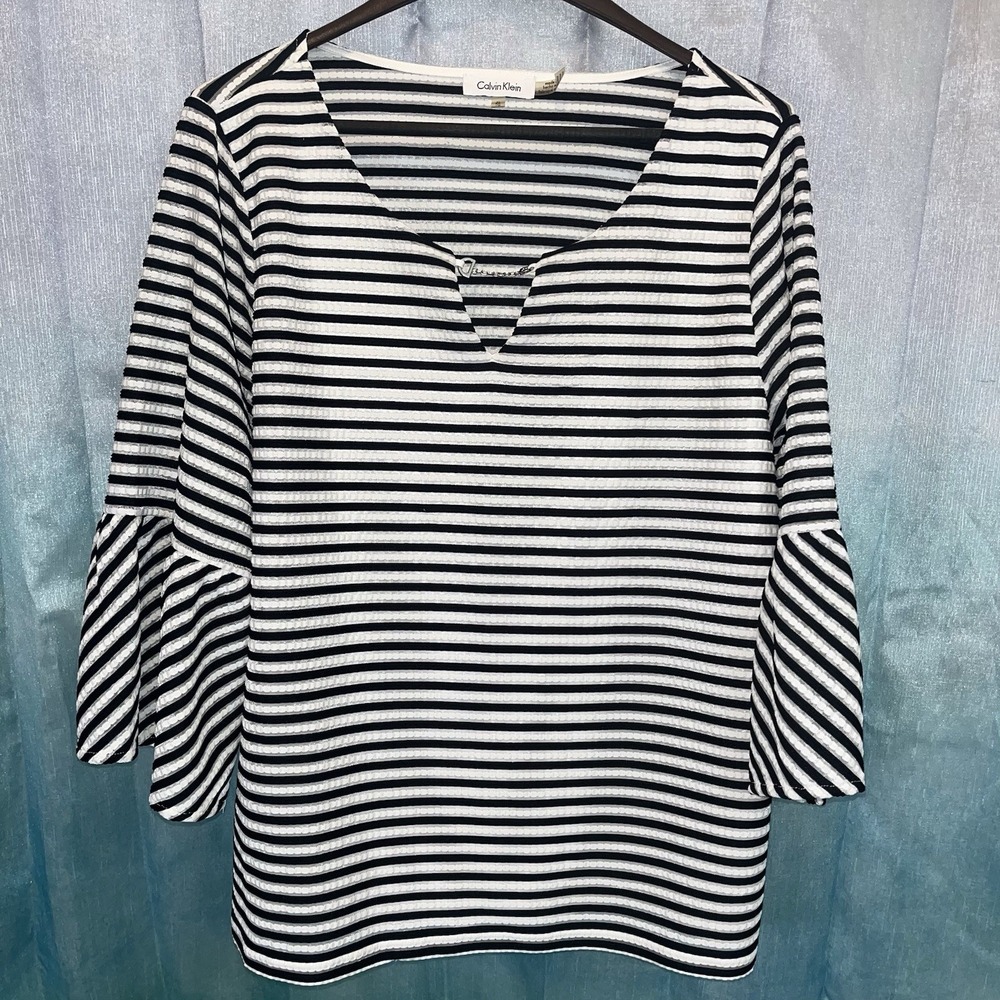 Calvin Klein Women's Plus Size 1X Blouse Black/White 3/4 Bell sleeves
